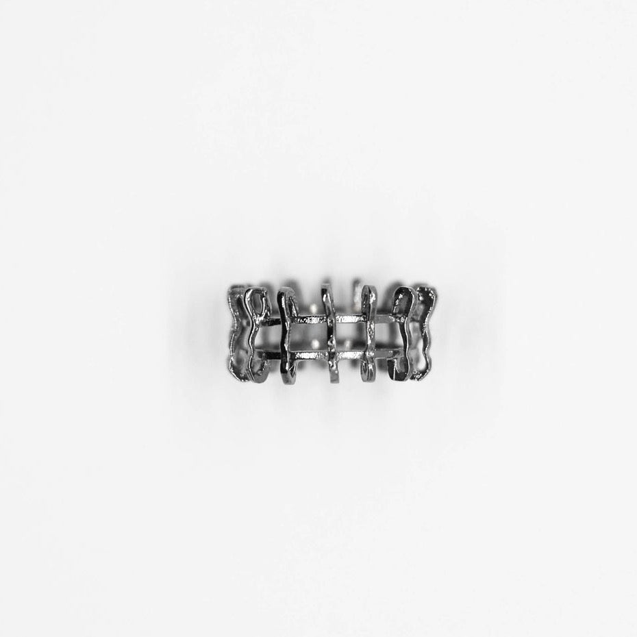 Shackle